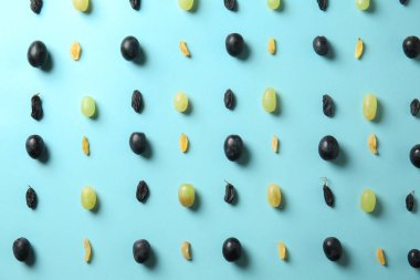 Üzüm renk arka plan üzerinde üzümlü