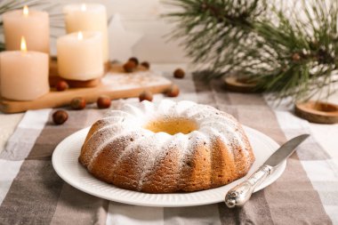 Masada lezzetli Noel kek ile plaka