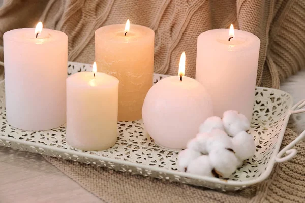 Burning Candles Cotton Flowers Tray — Stock Photo, Image