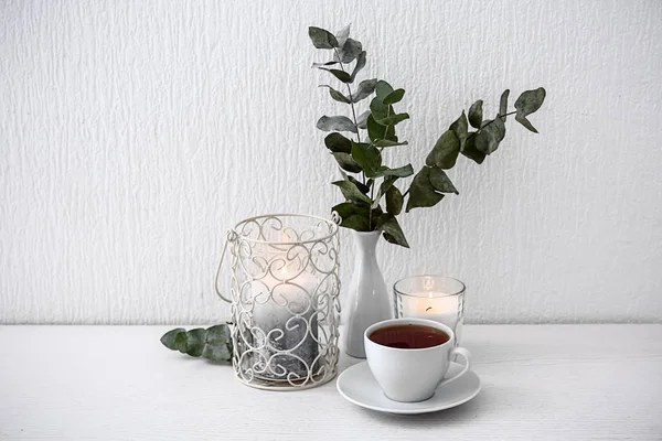 Beautiful Composition Burning Candles Cup Tea Table — Stock Photo, Image