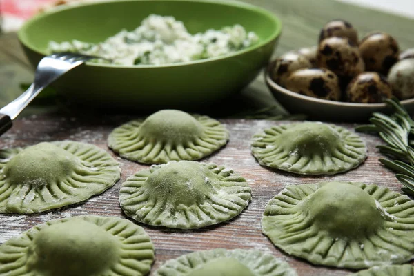 Ravioli Cru Tábua Madeira Close — Fotografia de Stock