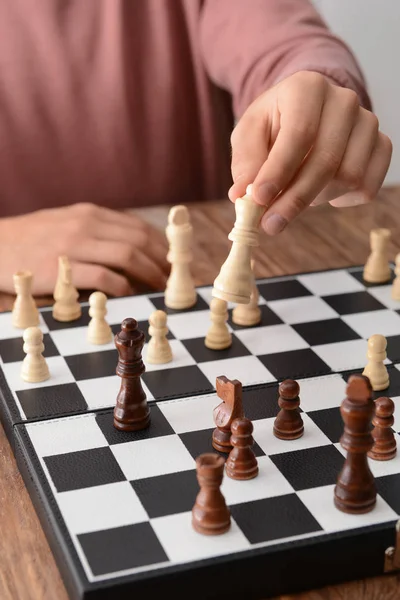 Man Playing Chess Wooden Table — Stock Photo, Image
