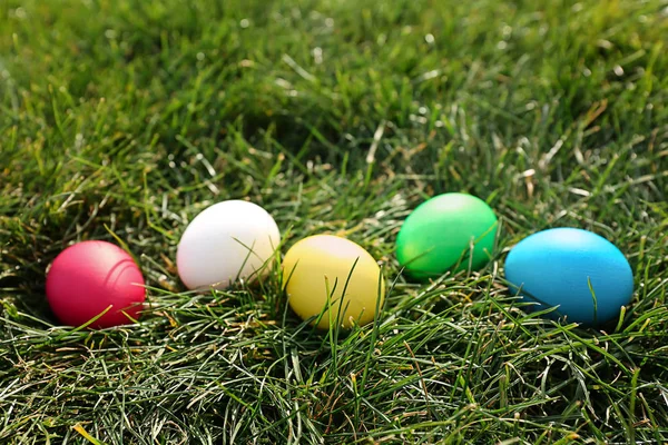 Easter Eggs Green Grass Outdoors — Stock Photo, Image