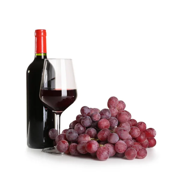 Glass Bottle Red Wine Ripe Grapes White Background — Stock Photo, Image
