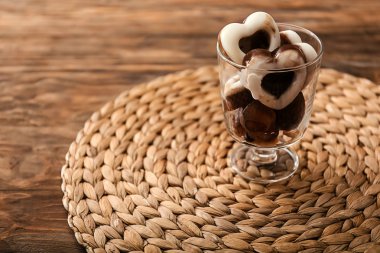 Kahve buz kalpli adet hasır mat cam