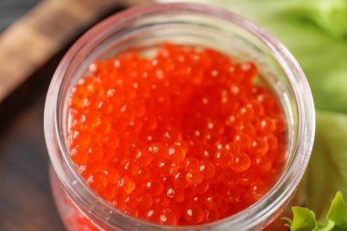 Lezzetli kırmızı havyar, closeup kavanoz