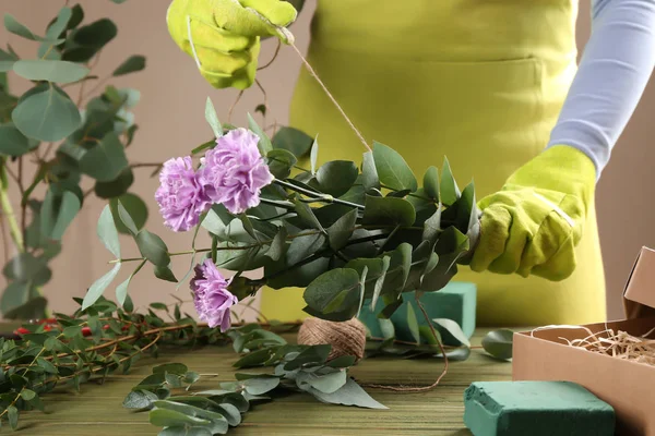 Florist Making Beautiful Bouquet Wooden Table — Stock Photo, Image