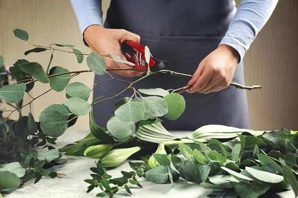 Florist Making Beautiful Bouquet Table — Stock Photo, Image