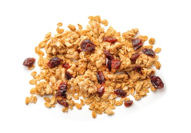 Beyaz arka planda kurumuş meyveli granola