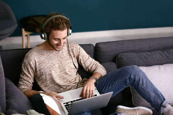 Young Man Listening Music Home — Stock Photo, Image
