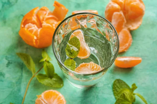 Copo Água Doce Com Tangerinas Tabela Cores — Fotografia de Stock