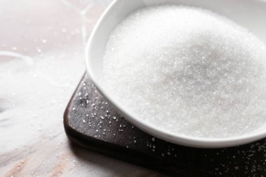 Ahşap tahta üzerinde şeker ile plaka