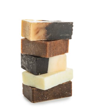 Beyaz arka plan üzerinde farklı Sabun Bar yığını