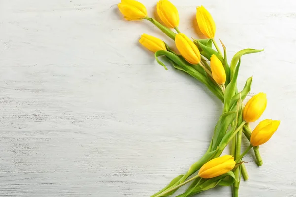 Belles Tulipes Pour Fête Des Mères Sur Fond Bois Blanc — Photo