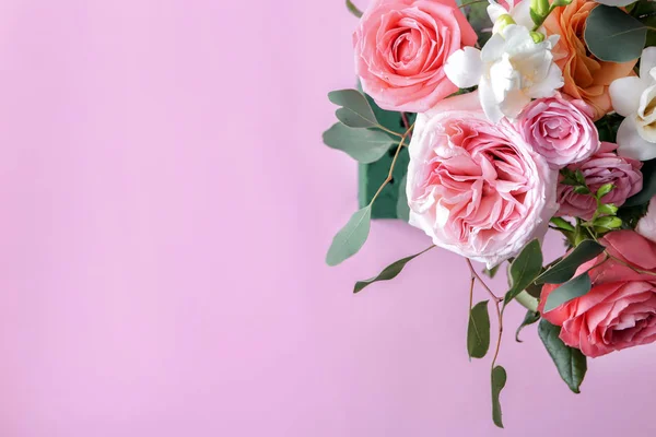 Hermosas Rosas Sobre Fondo Color — Foto de Stock