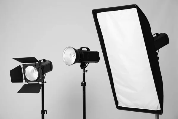 Equipamento Iluminação Moderna Sobre Fundo Branco — Fotografia de Stock