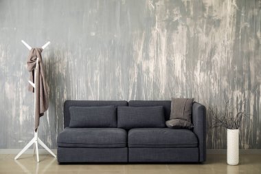 Oda rahat büyük kanepe ile şık iç