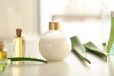 Tablo taze aloe ile kozmetik ürünleri