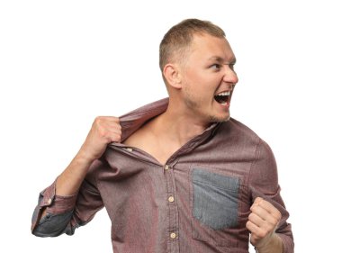 Adam beyaz zemin üzerine panik atak