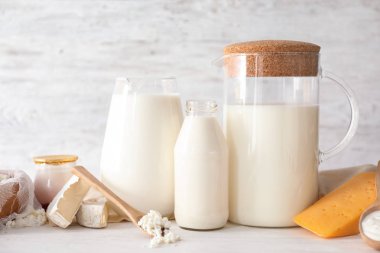 Masa lambası farklı süt ürünleri