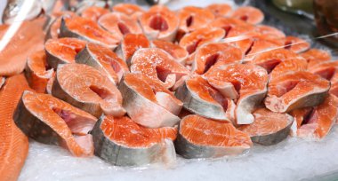 Taze somon biftek buz ile counter