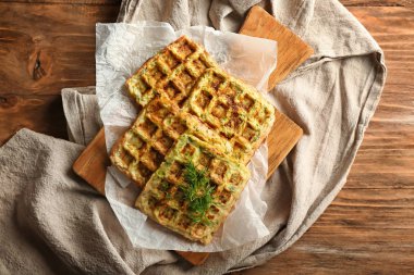 Lezzetli kabak waffle ahşap tablo