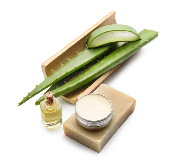 Kosmetika Čerstvou Aloe Bílém Pozadí — Stock fotografie