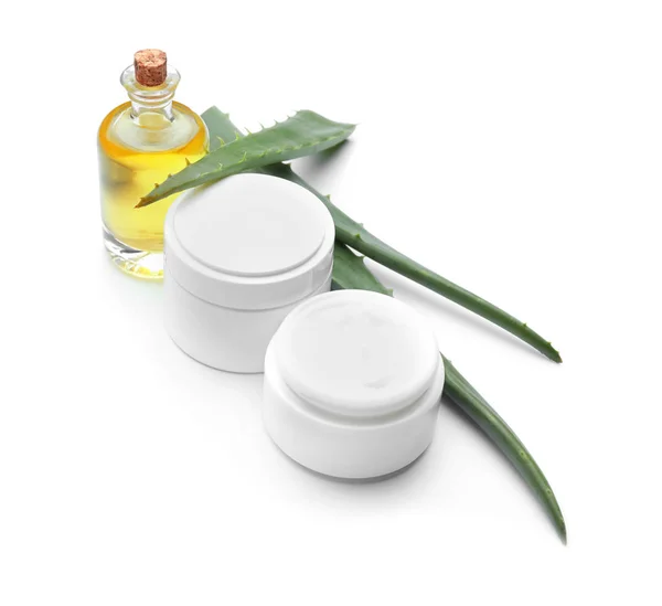 Kosmetiska Produkter Med Aloe Vit Bakgrund — Stockfoto