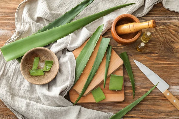 Fresh Aloe Leaves Wooden Table — Stock Photo, Image