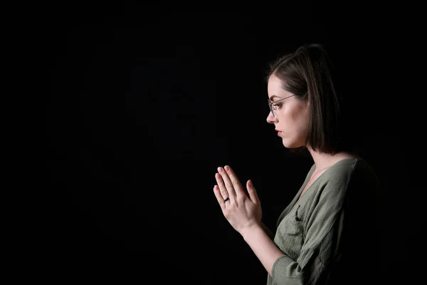 Portrait Young Praying Woman Dark Background — Stock Photo, Image