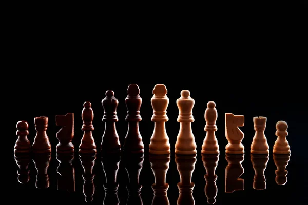 Шахові Фігури Темному Тлі — стокове фото