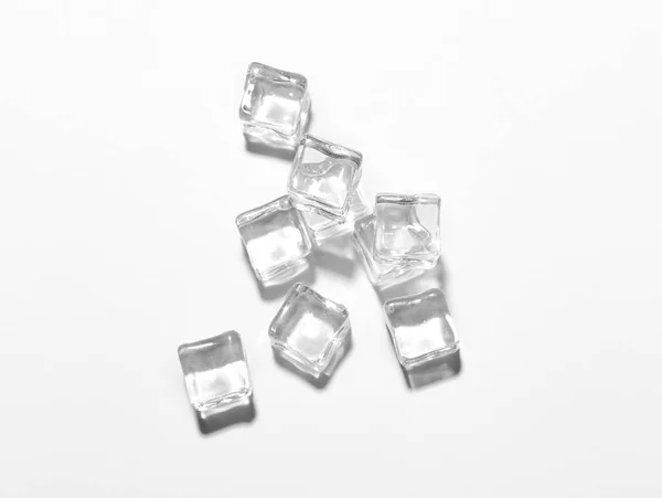 Beyaz Arkaplanda Buz Küpleri — Stok fotoğraf