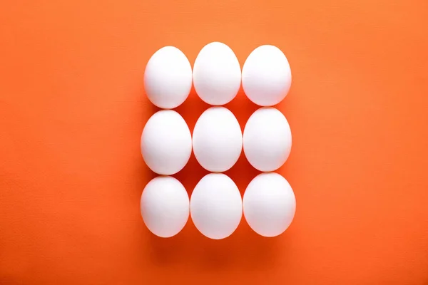Huevos Pollo Crudos Sobre Fondo Color — Foto de Stock