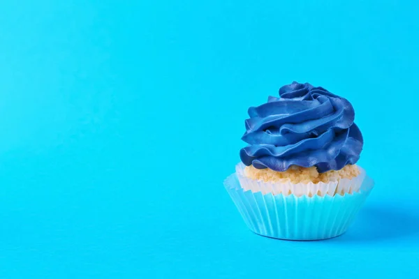 Tasty Cupcake Color Background — Stock Photo, Image