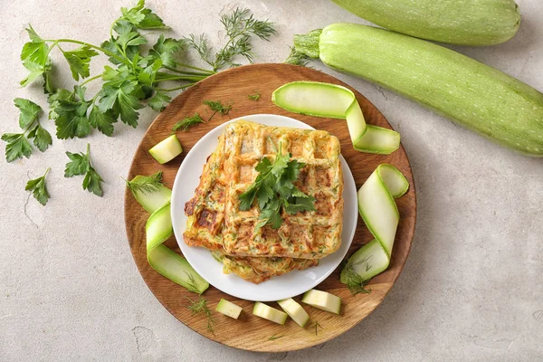 Assiette Avec Gaufres Courge Savoureuses Sur Une Assiette Bois — Photo