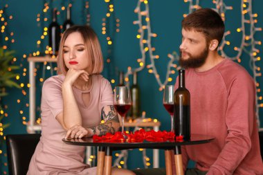 Genç bir çift kavga tarihte