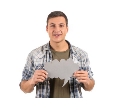 Beyaz arka plan üzerinde konuşma balonu ile genç adam