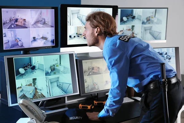 Security Guard Monitoring Modern Cctv Cameras Surveillance Room — Stock Photo, Image