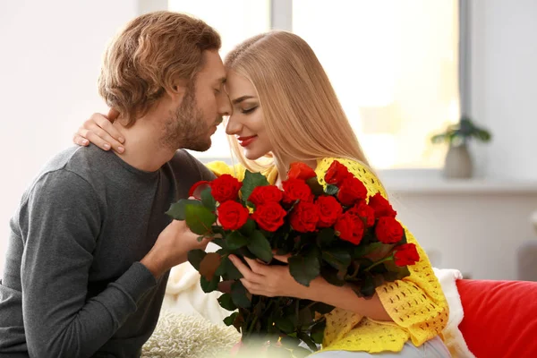 Young Man Proposing His Beloved Home — Stock Photo, Image