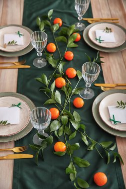 Noel yemeği için güzel bir masa.