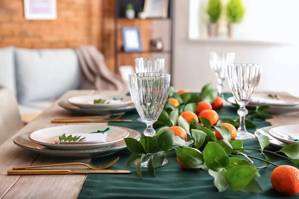 Schöne Tischdekoration Für Das Weihnachtsessen — Stockfoto