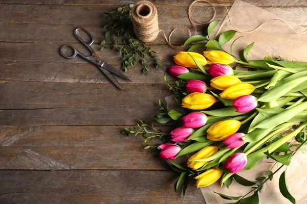 Beautiful Tulips Scissors Threads Wooden Table — Stock Photo, Image