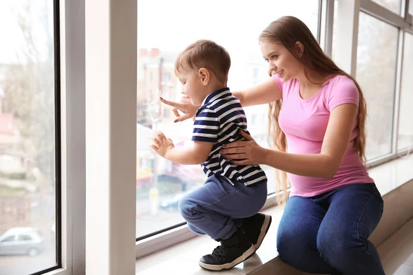 Young Pregnant Woman Her Cute Little Son Window — Stock Photo, Image