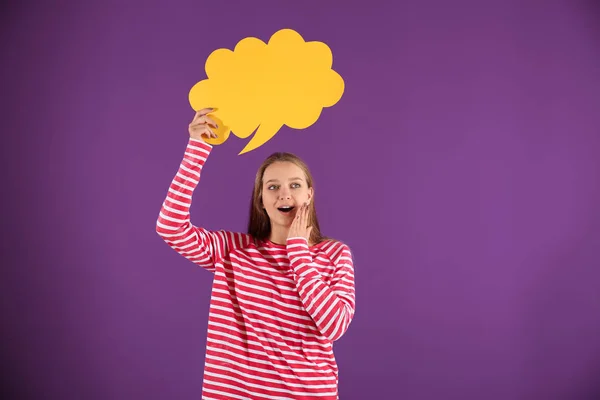 Excited Young Woman Blank Speech Bubble Color Background — Stock Photo, Image