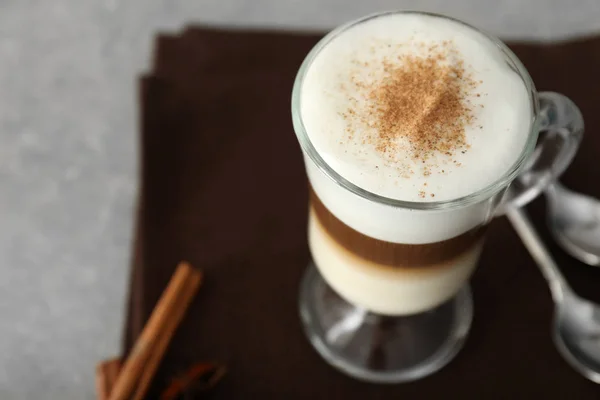 Üveg Csésze Ízletes Aromás Latte Táblázat — Stock Fotó