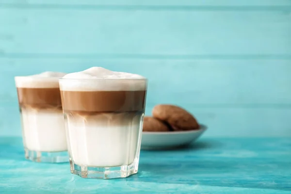 Gelas Latte Aromatik Lezat Atas Meja Warna — Stok Foto