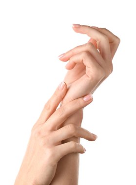 Beyaz arkaplanda kadın elleri