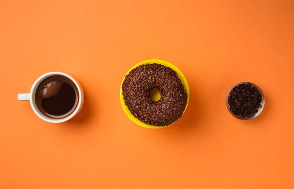 Delicious Glazed Doughnut Chocolate Chips Cup Coffee Color Background — Stock Photo, Image