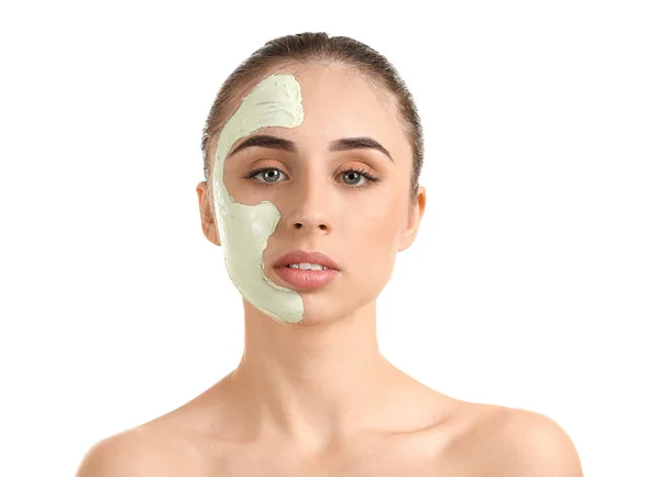 Belle Jeune Femme Avec Masque Facial Sur Fond Blanc — Photo