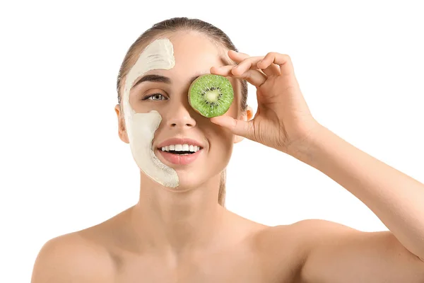 Mooie Jonge Vrouw Met Kiwi Masker Witte Achtergrond — Stockfoto